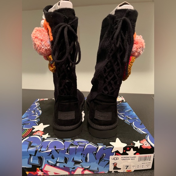 Ugg NEW Flowers Crochet boots - Picture 3 of 5